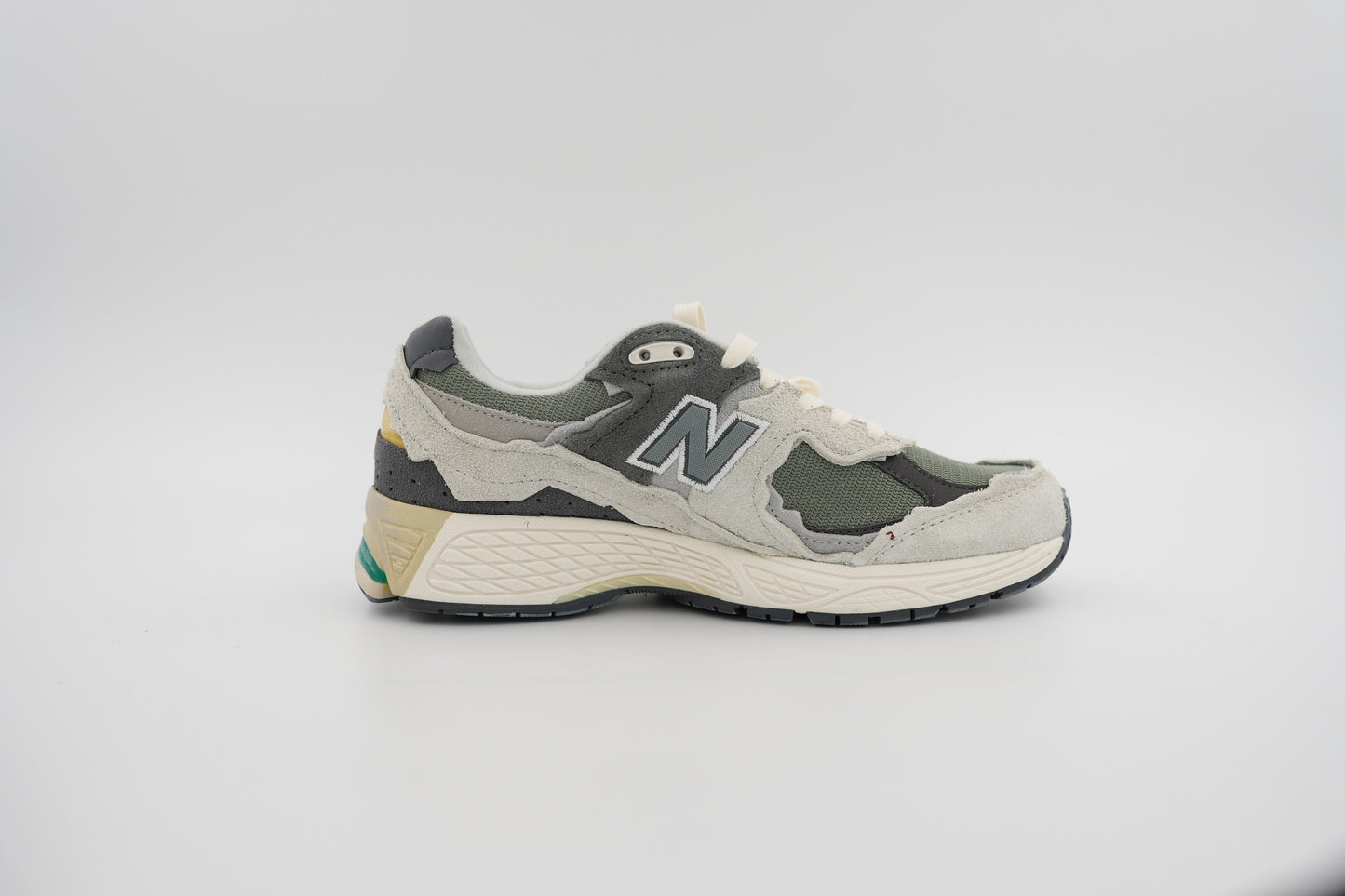 New Balance 2002R Brown