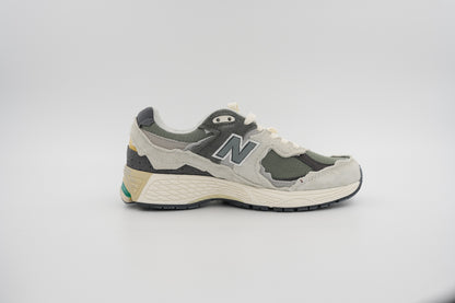 New Balance 2002R Brown