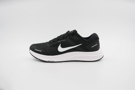 Nike zoom structure 24 Black/White