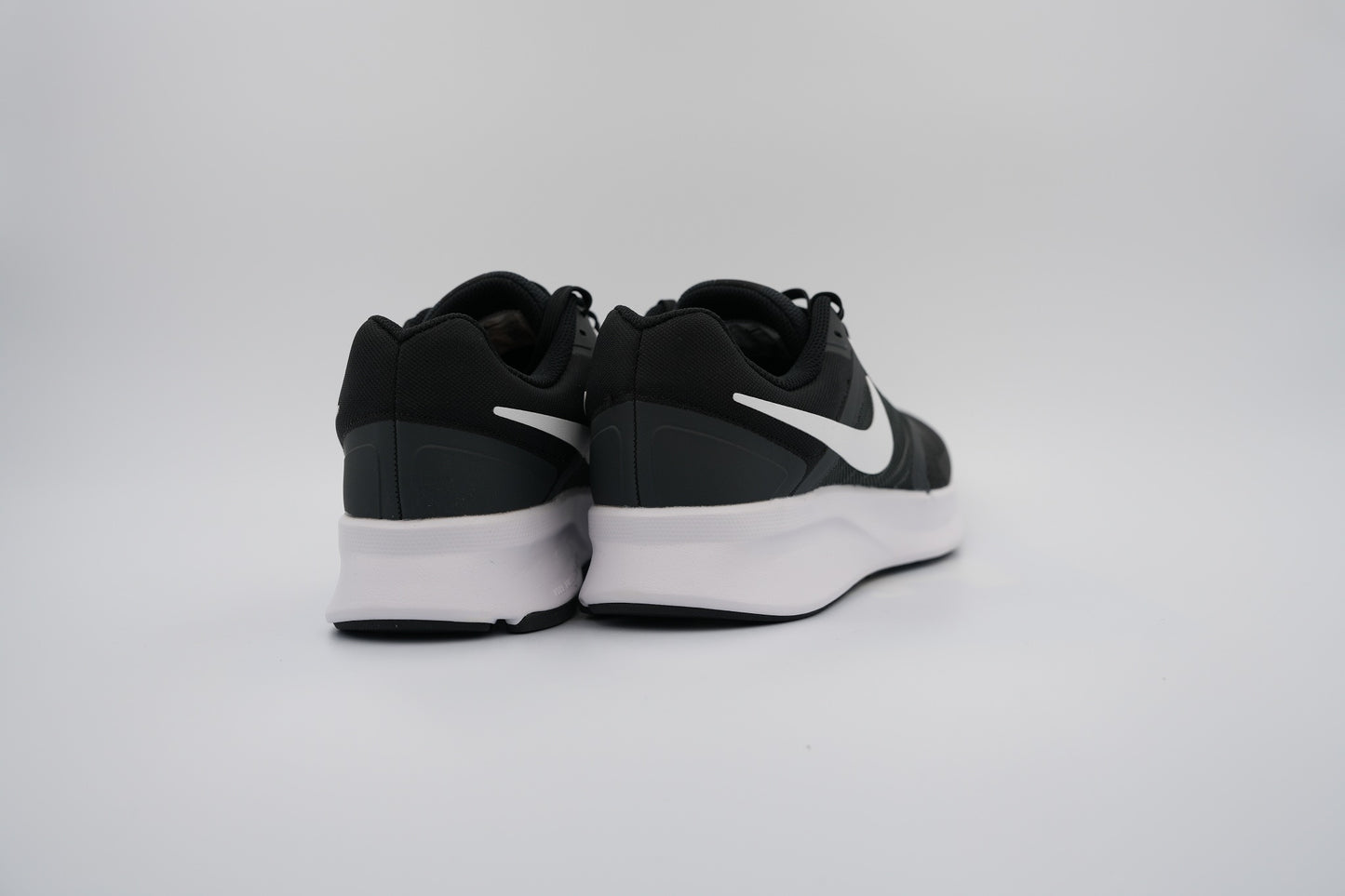 Nike Run Swift Black White